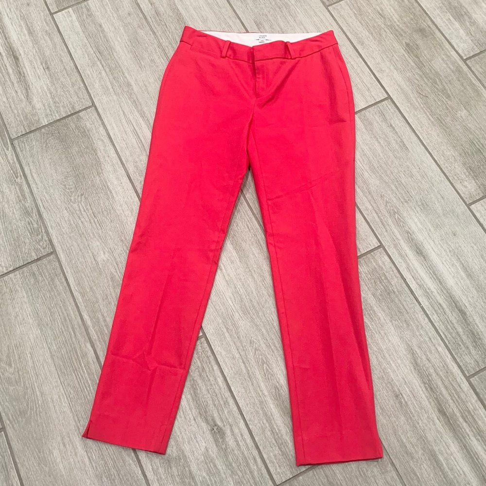 Crown & Ivy coral cropped pants